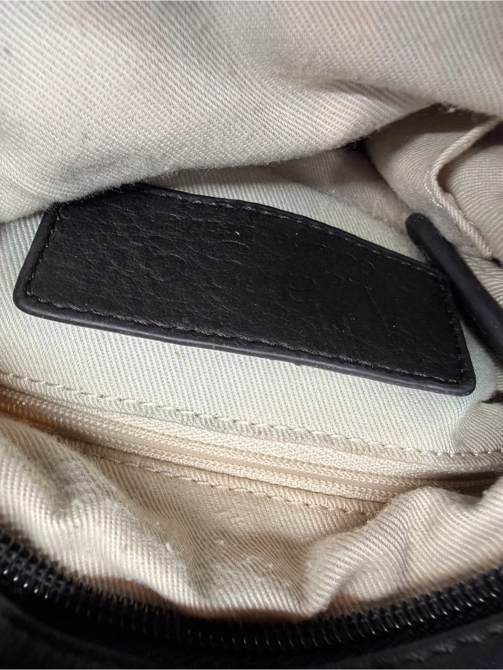 Classic Black Leather Crossbody Bag - Unbranded